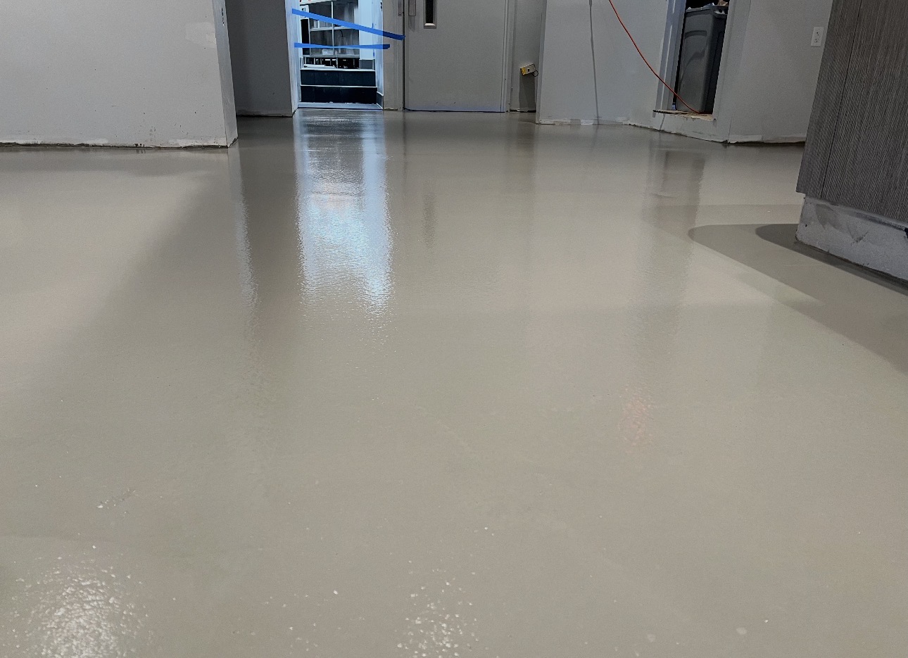 Light tan urethane topping with a smooth seamless finish